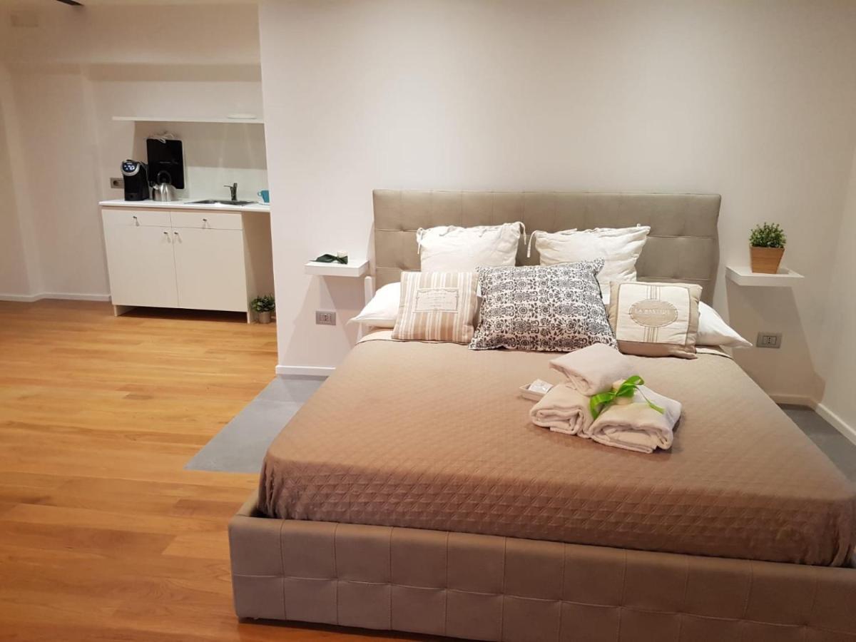 Via Roma Apartment Deluxe Salerno Kültér fotó